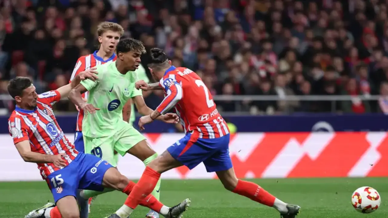 تعديلات اللحظة الأخيرة.. خطة برشلونة لمواجهة أتلتيكو مدريد تشهد تغييرات مفاجئة للجمهور